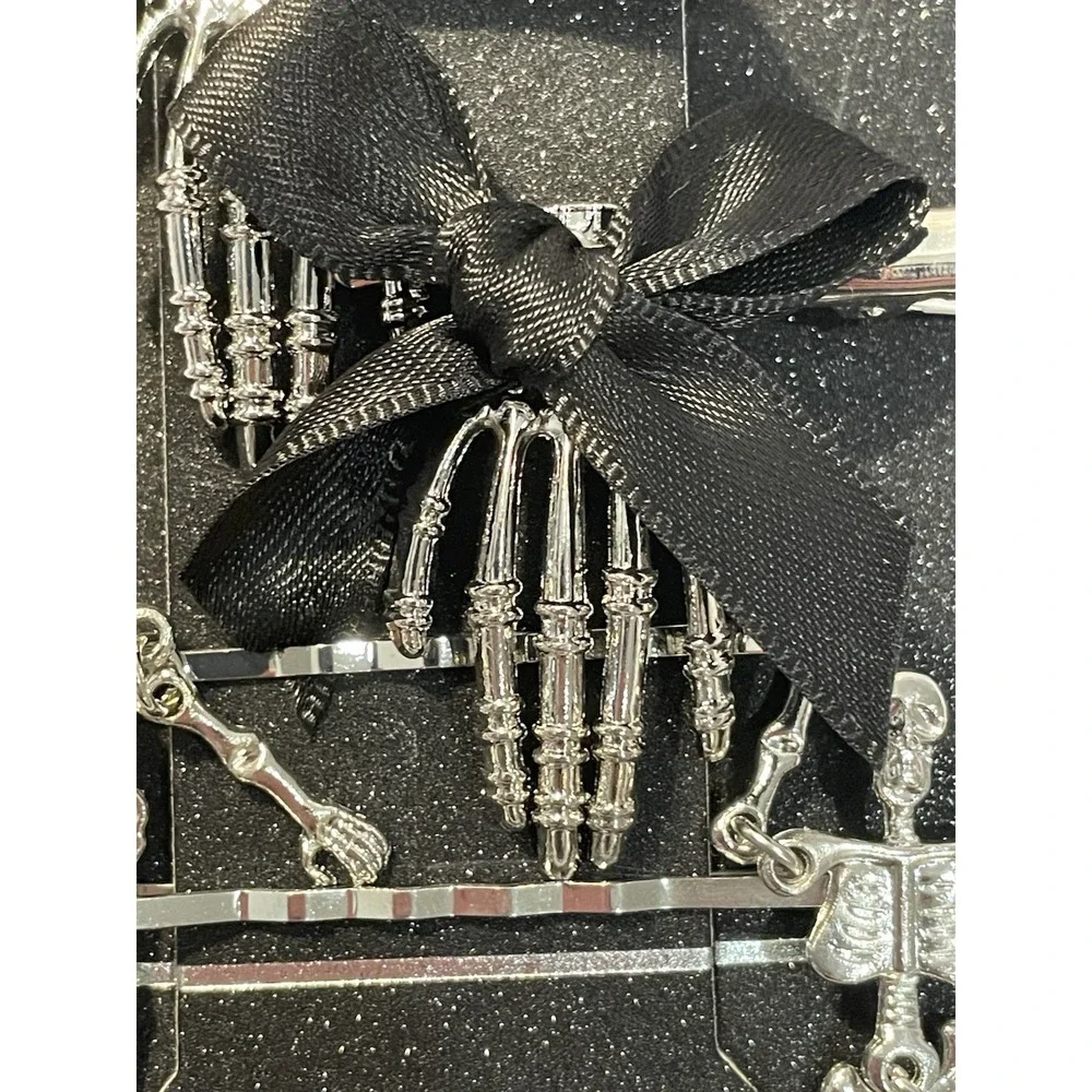 NEW Set of 6 Nicole Miller Silver Metal  Bar Hair Clips Halloween - Hand Spider